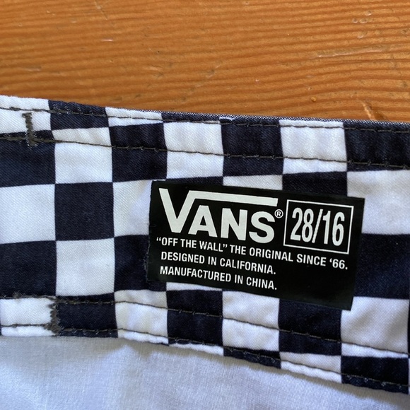 Vans 10 - Picture 4 of 5